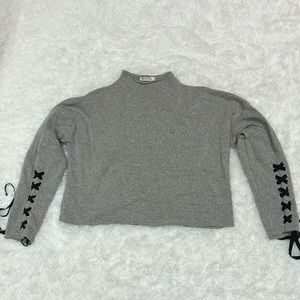 Hearts & Hips gray sweatshirt with tie up arm detail
